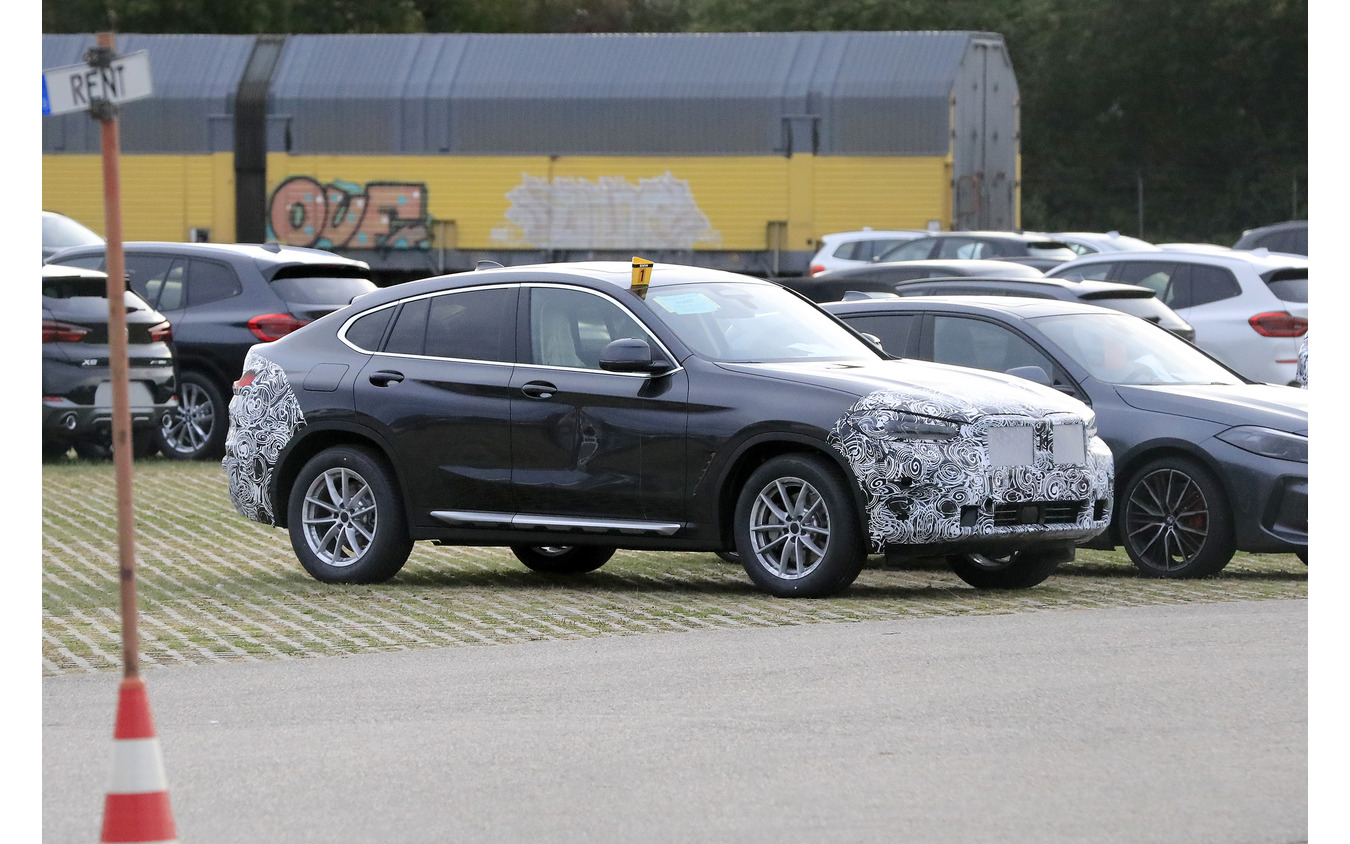 BMW X4 M40i 改良新型プロトタイプ(スクープ写真)