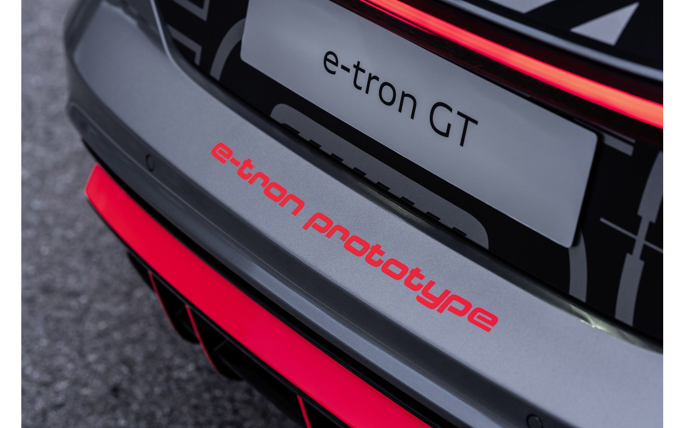 アウディ e-tron GT のプロトタイプ