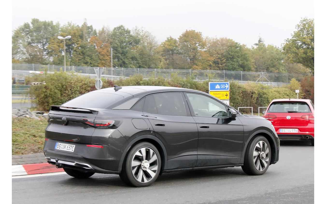 VW ID.4 クーペ版プロトタイプ(スクープ写真)