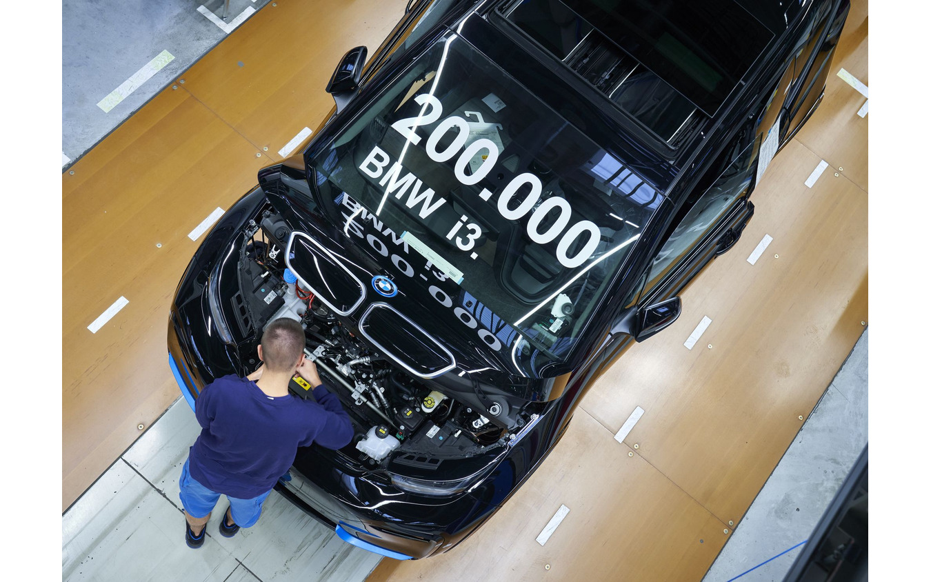 BMW i3 の20万台目がドイツ・ライプツィヒ工場からラインオフ