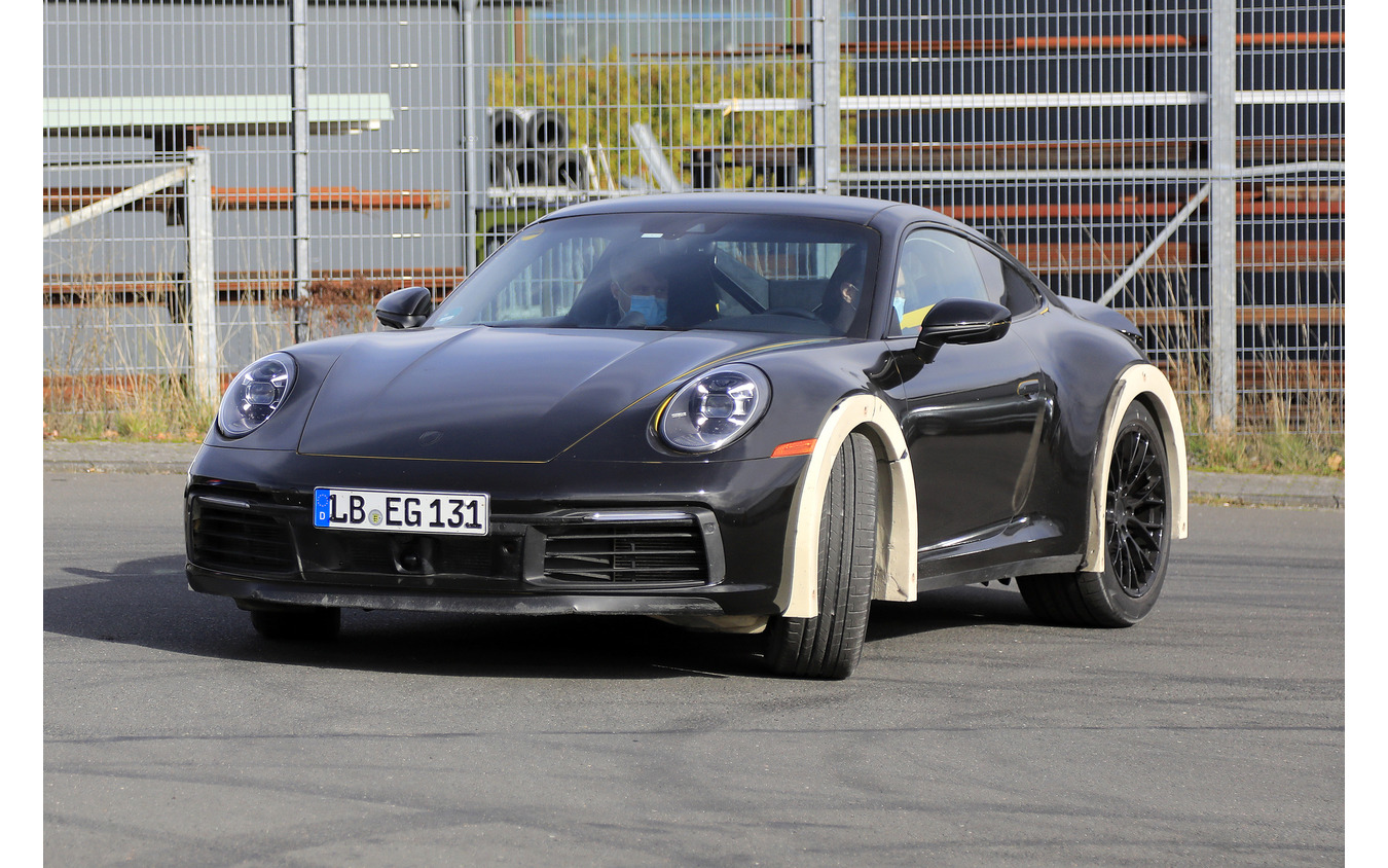 ポルシェ 911 謎の開発車両(スクープ写真)