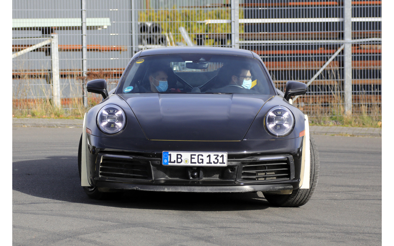ポルシェ 911 謎の開発車両(スクープ写真)
