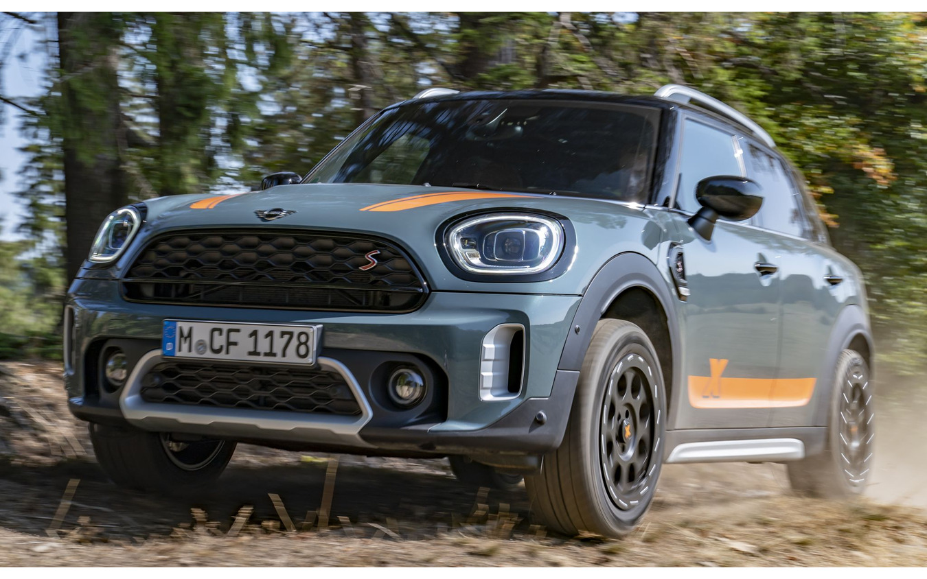 MINI カントリーマン(MINI クロスオーバー )の「Powered by X-raid」パッケージ