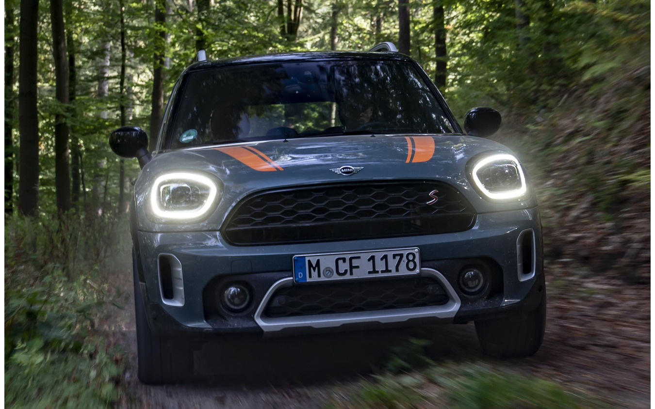 MINI カントリーマン（MINI クロスオーバー ）の「Powered by X-raid」パッケージ