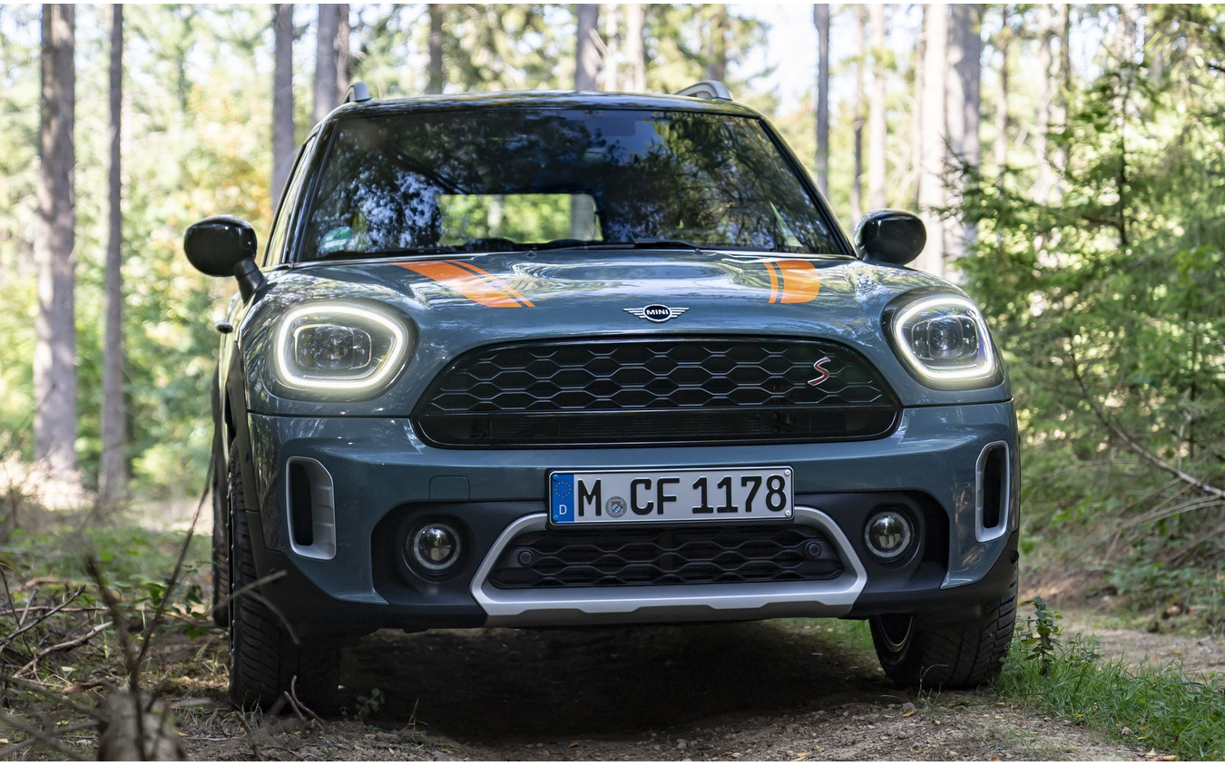 MINI カントリーマン(MINI クロスオーバー )の「Powered by X-raid」パッケージ