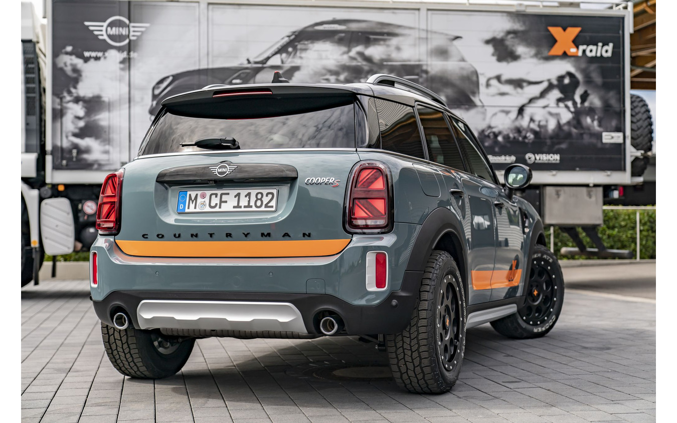 MINI カントリーマン(MINI クロスオーバー )の「Powered by X-raid」パッケージ