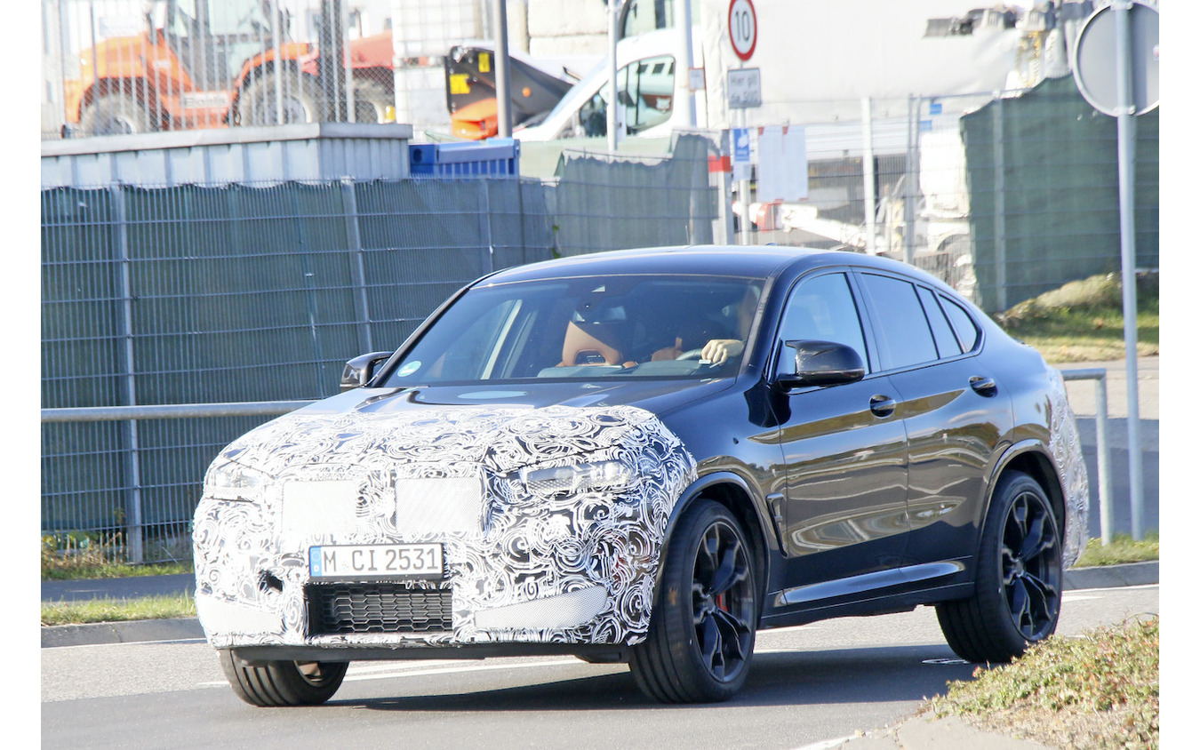 BMW X4M 改良新型プロトタイプ(スクープ写真)