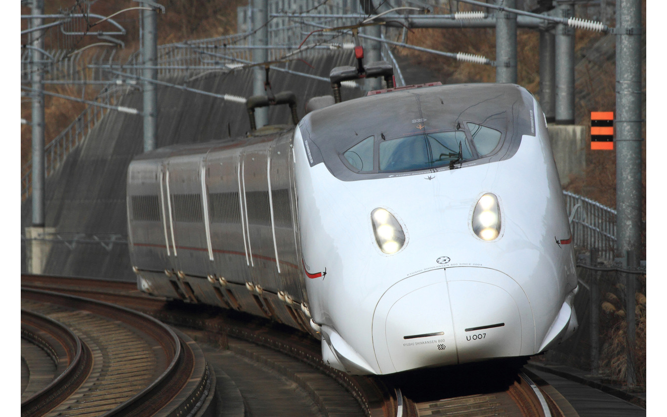 九州新幹線では『さくら』『つばめ』の運行本数や時刻の見直しが行なわれる。