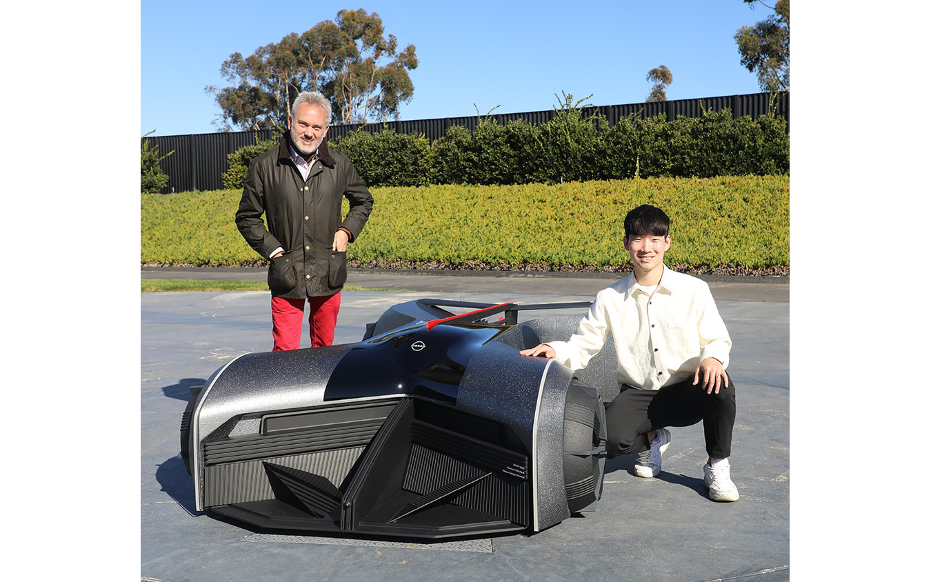 2050年の日産 GT-R をテーマにした学生の作品『GT-R(X)2050』