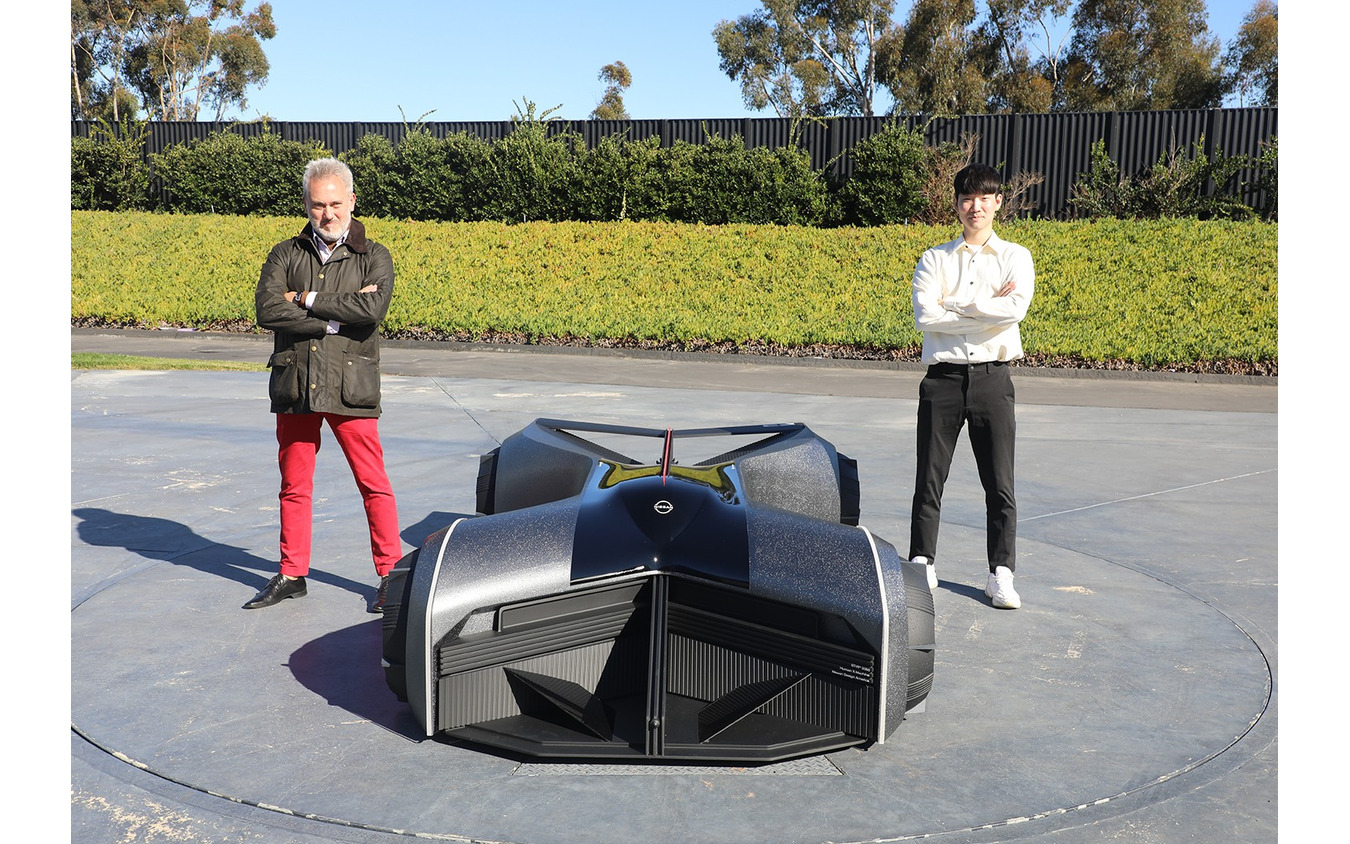 2050年の日産 GT-R をテーマにした学生の作品『GT-R(X)2050』