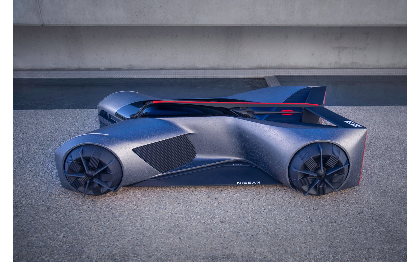 2050年の日産 GT-R をテーマにした学生の作品『GT-R(X)2050』