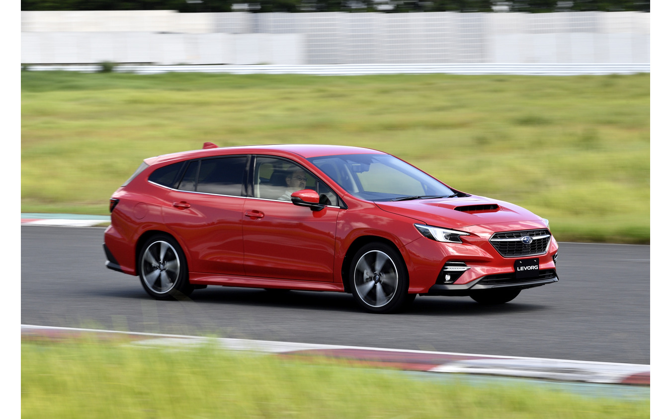 日本市場では新モデルに高い支持(スバル・レヴォーグ)