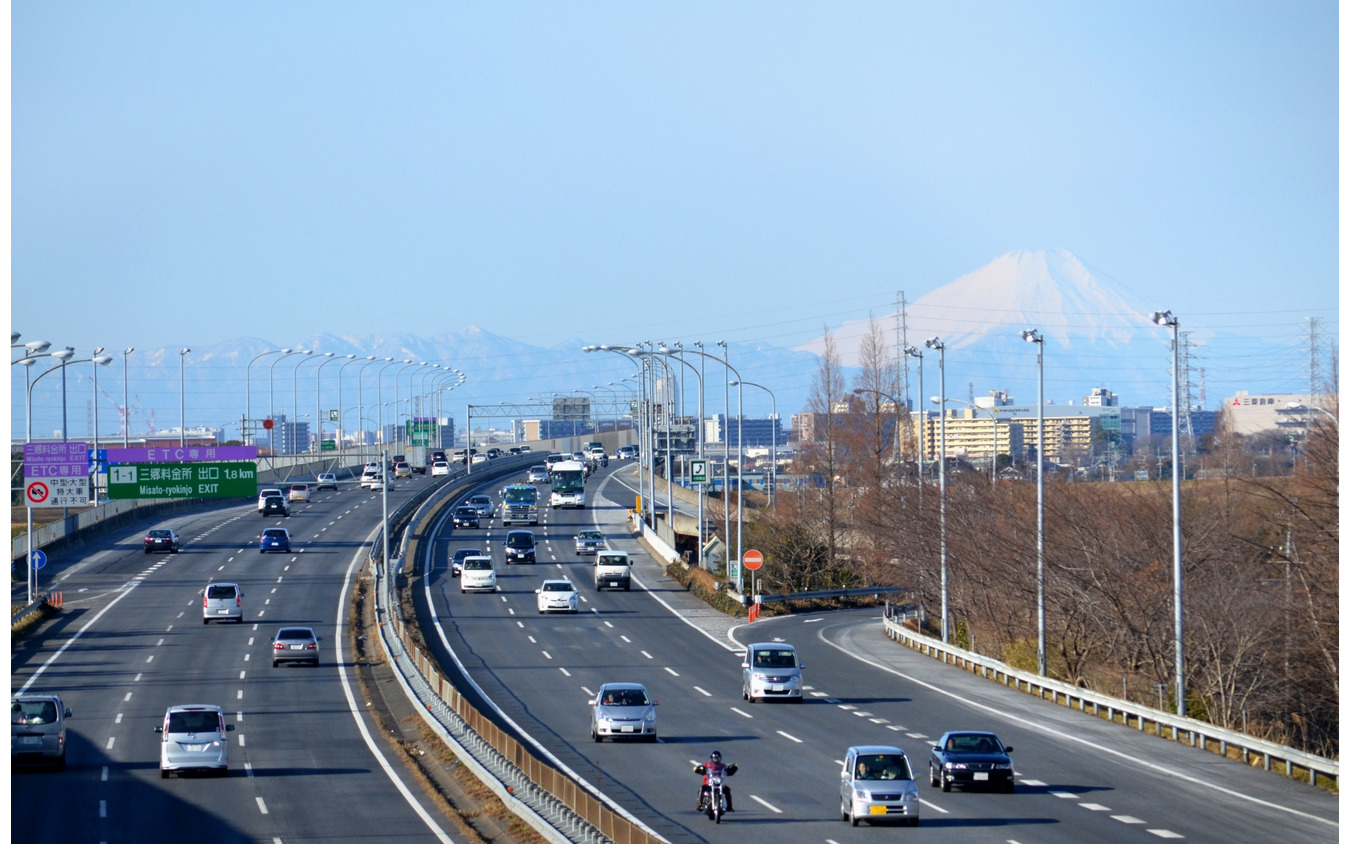 年末年始の高速道路 交通量は対前年比65 30km以上の渋滞は発生せず レスポンス Response Jp