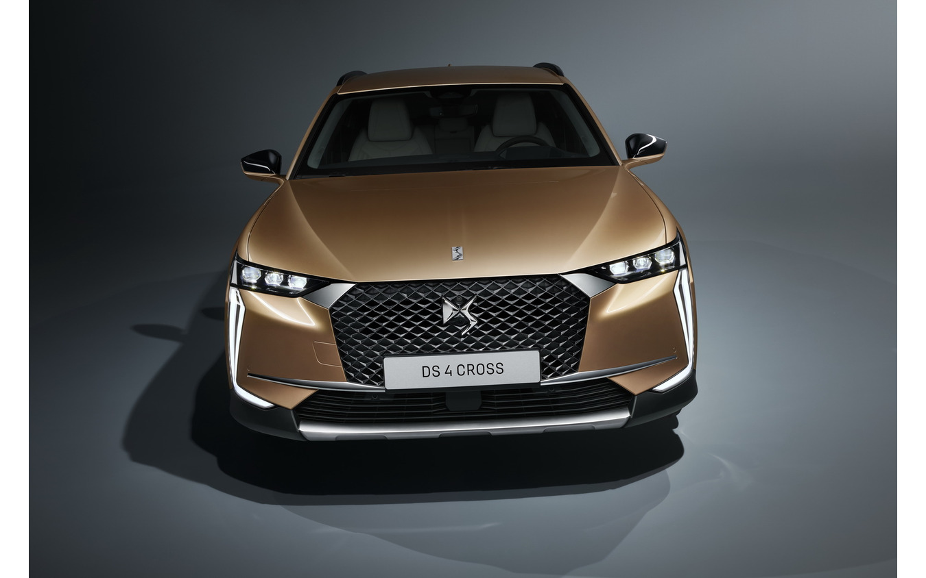 新型 ds4 3年ぶり復活の『DS 4』、発売記念限定車を発表