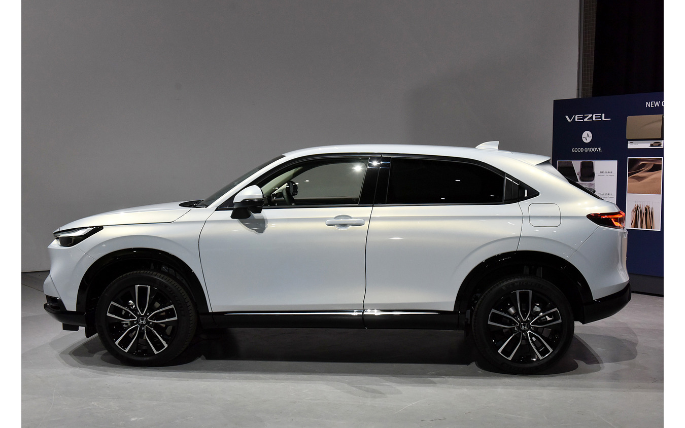 ホンダ ヴェゼル 新型(e:HEV Z)