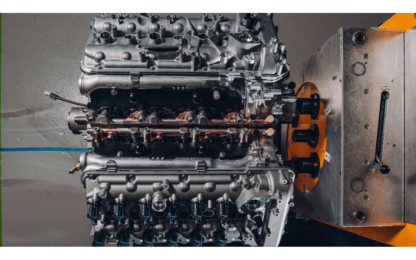 ベントレー・マリナー・バカラル 向けの最初のW12エンジン