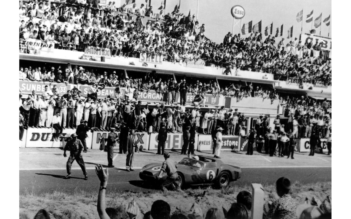 1962年に開催された「ルマン24時間レース」の模様(フェラーリのライブラリー写真)。