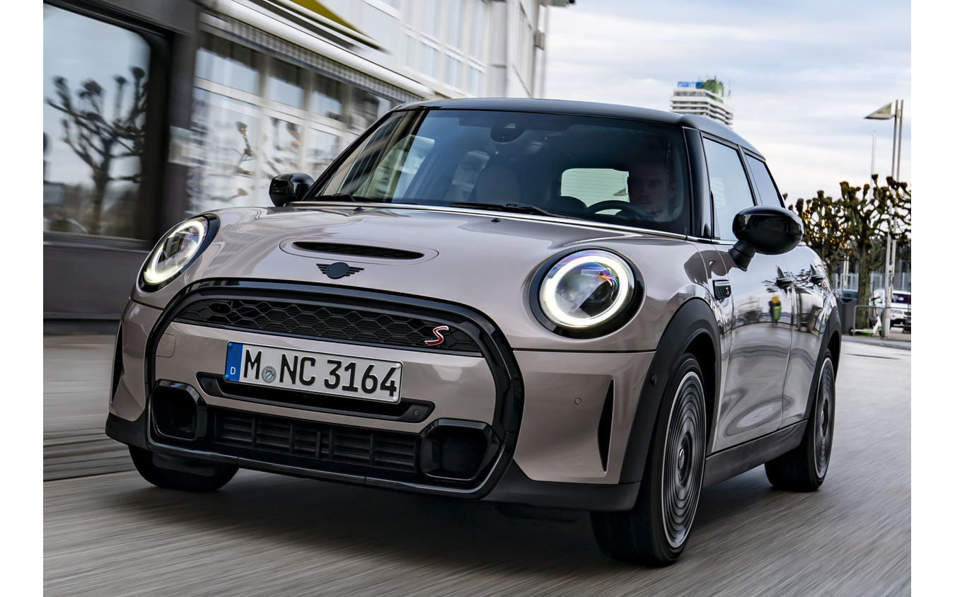 MINI ハッチバック 5ドア 改良新型