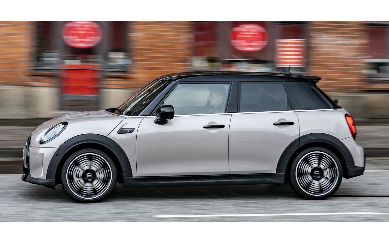 MINI ハッチバック 5ドア 改良新型