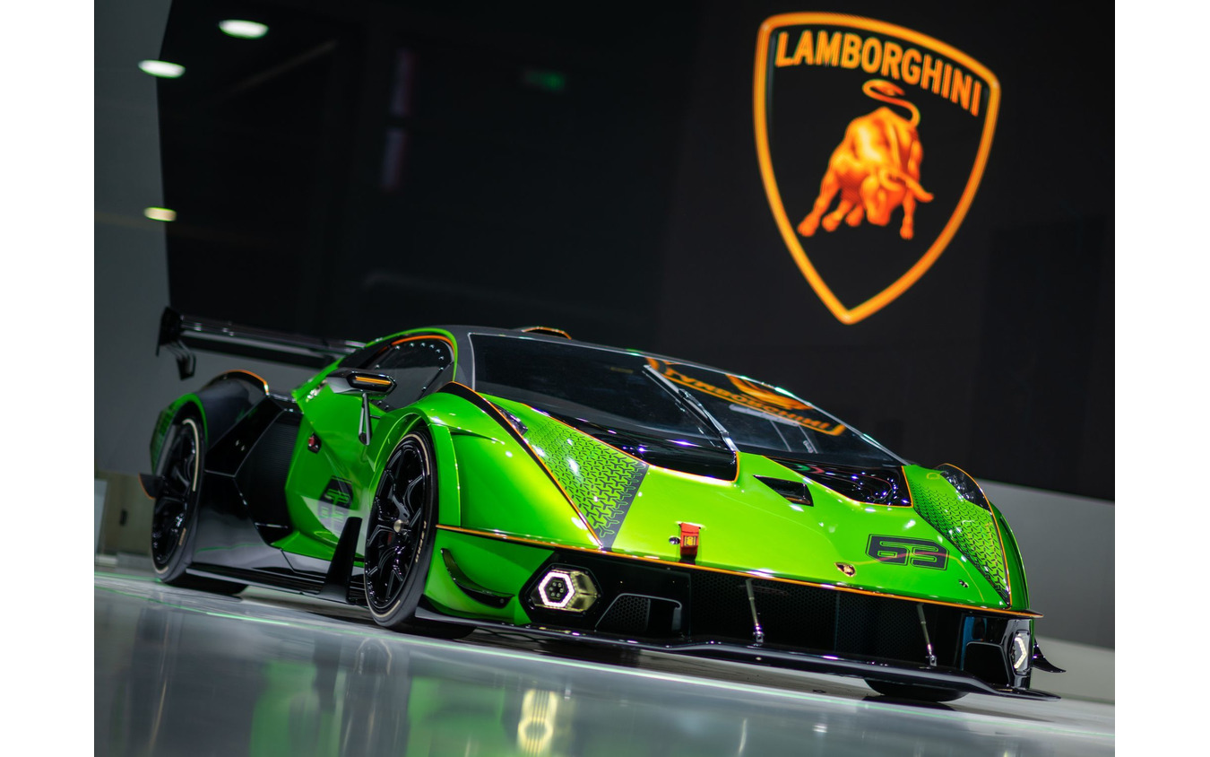 ランボルギーニ史上最強のv12は0馬力 エッセンサ Scv12 発表 上海モーターショー21 レスポンス Response Jp ランボルギーニ史上最強のv12は0馬力 エッセンサ Scv12 発表 上海モーターショー21 レスポンス Response Jp
