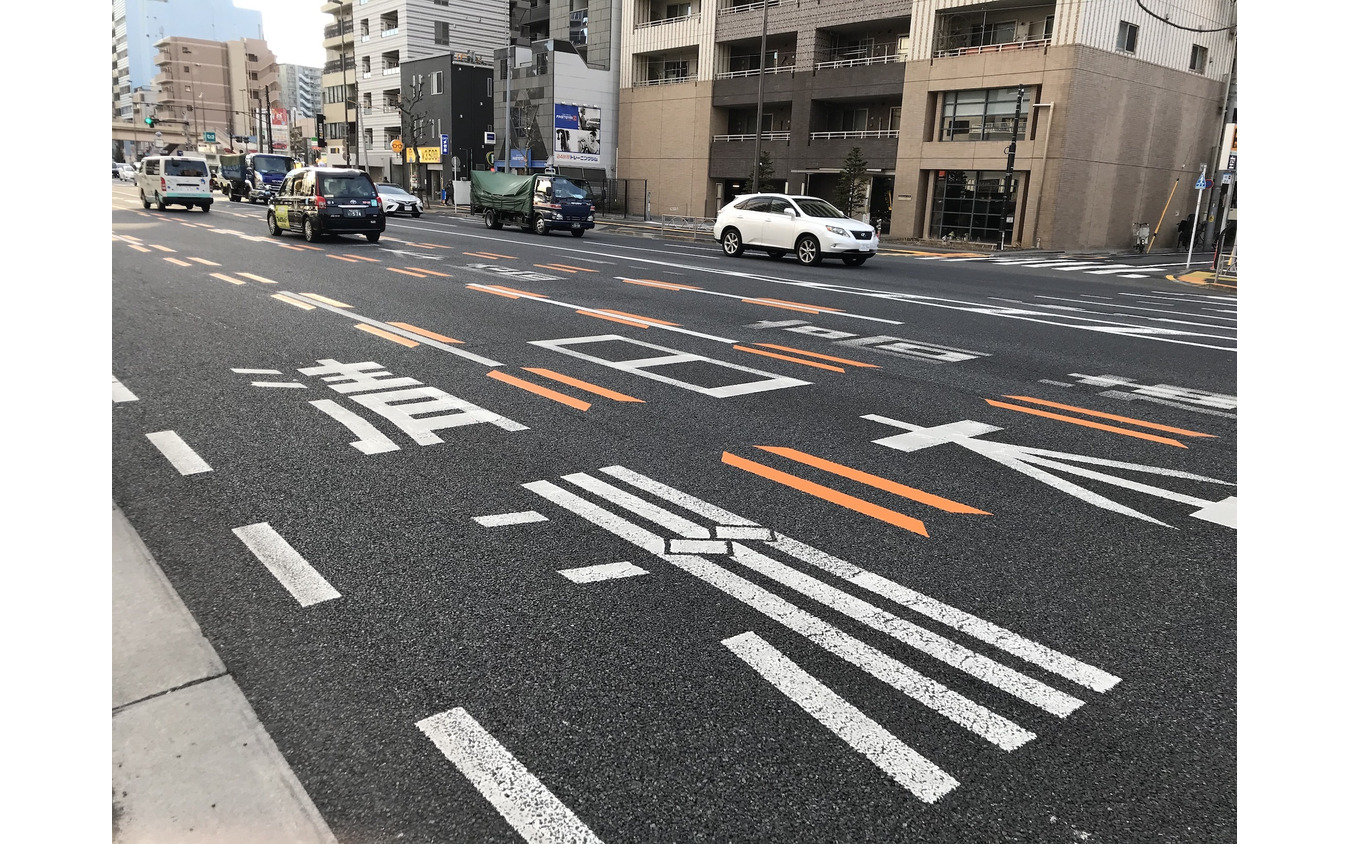 入谷交差点:矢羽根型試行