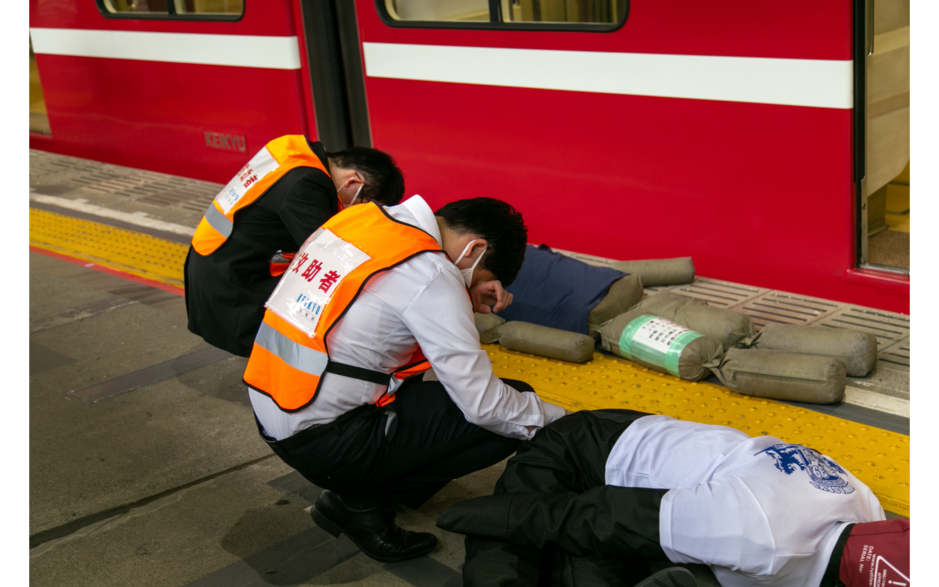 京浜急行の鉄道に対する妨害対策訓練