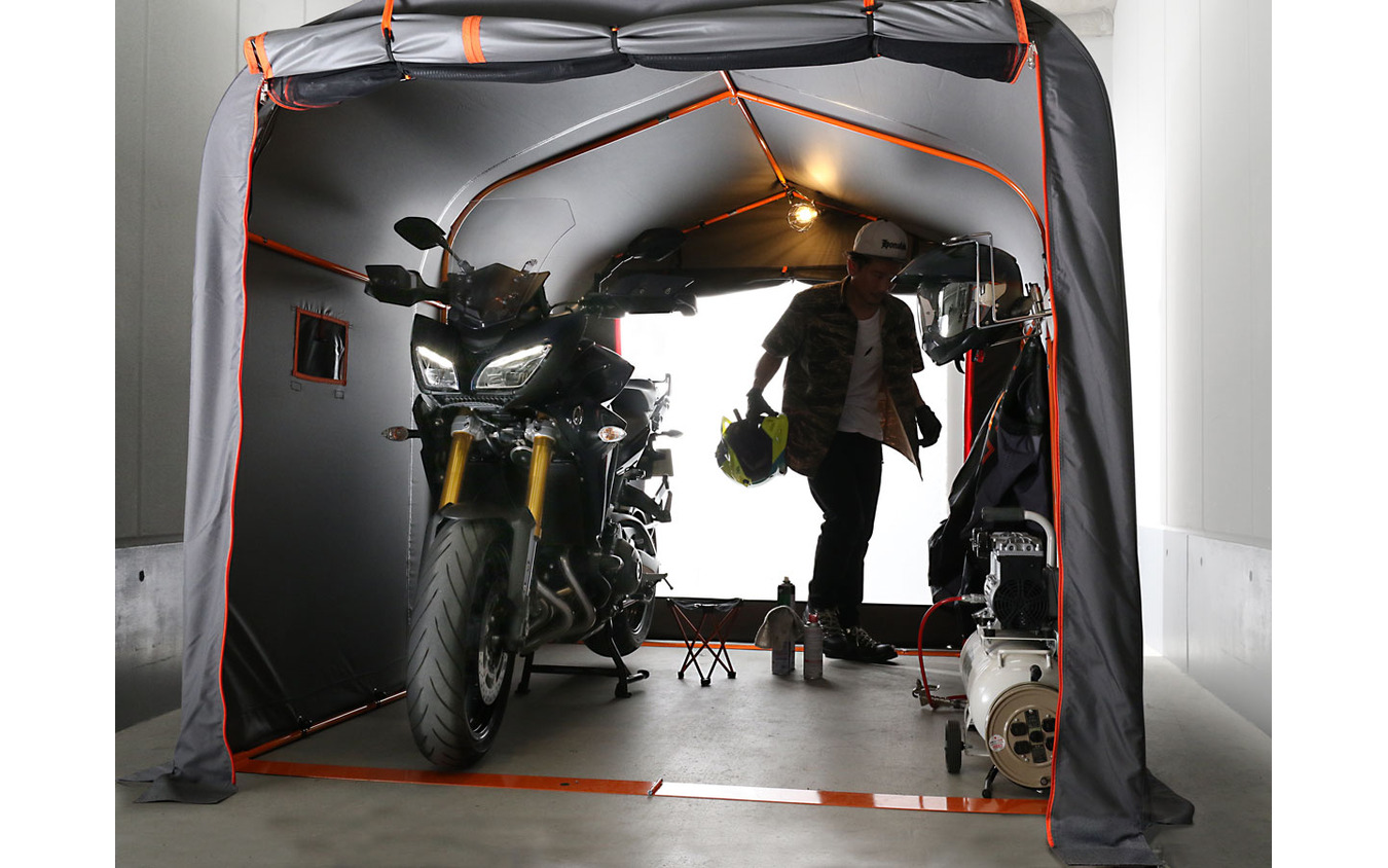 大型車2台収容の簡易バイクガレージ登場 1台ならメンテやカスタムも レスポンス Response Jp 大型車2台収容の簡易バイクガレージ登場 1台ならメンテやカスタムも レスポンス Response Jp