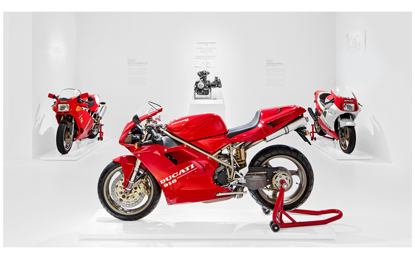 ドゥカティ・ミュージアムに展示されているドゥカティ 916 SBK。996Rのルーツとなったモデル