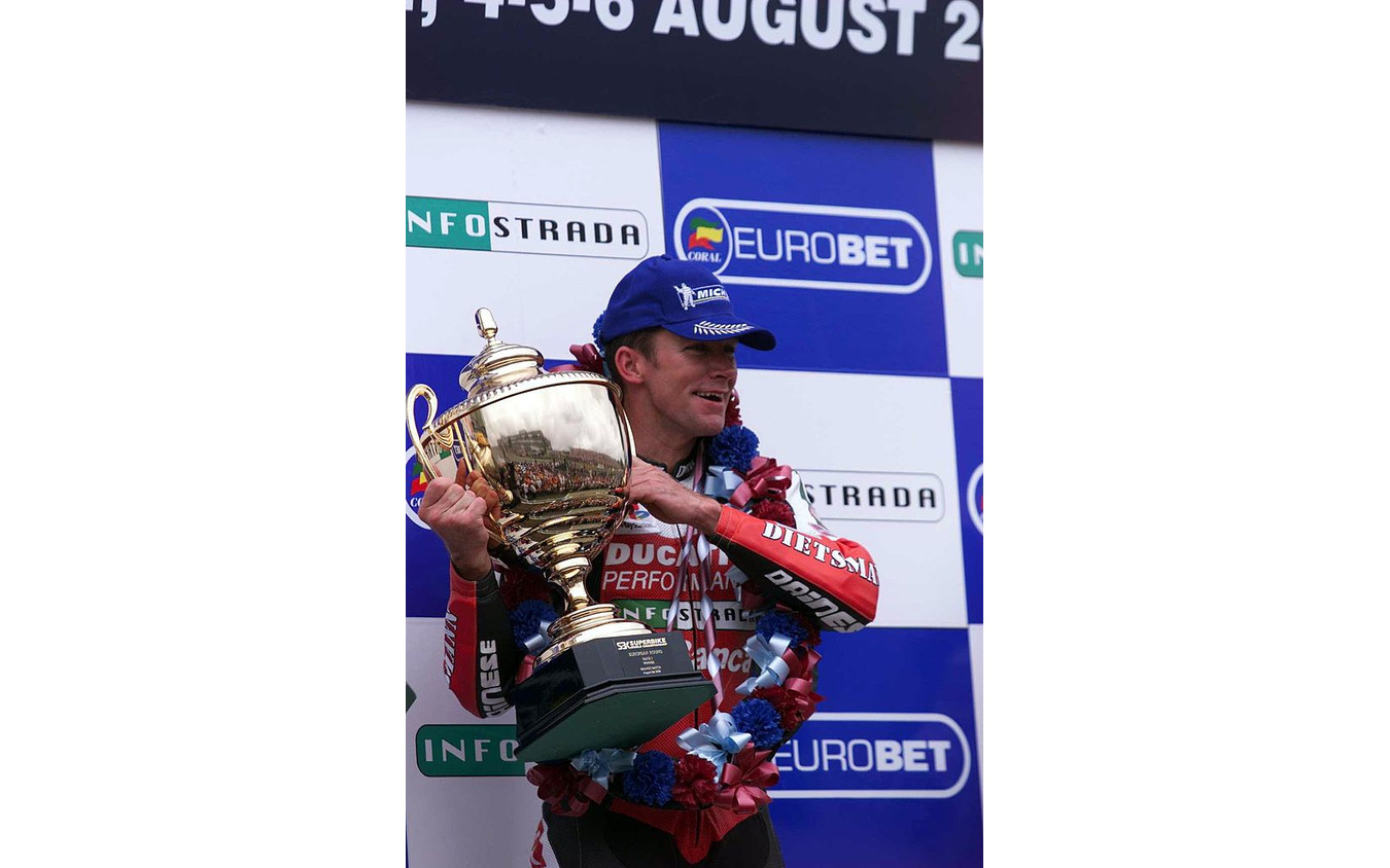ベイリス、2000年SBK第10戦(ブランズハッチ)レース1で3位表彰台