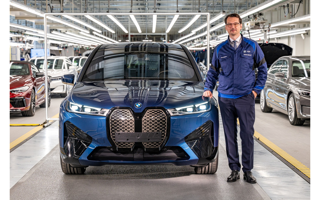 ドイツ・ディンゴルフィン工場で量産を開始したBMW iX