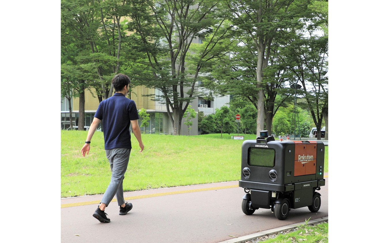 自動配送ロボット