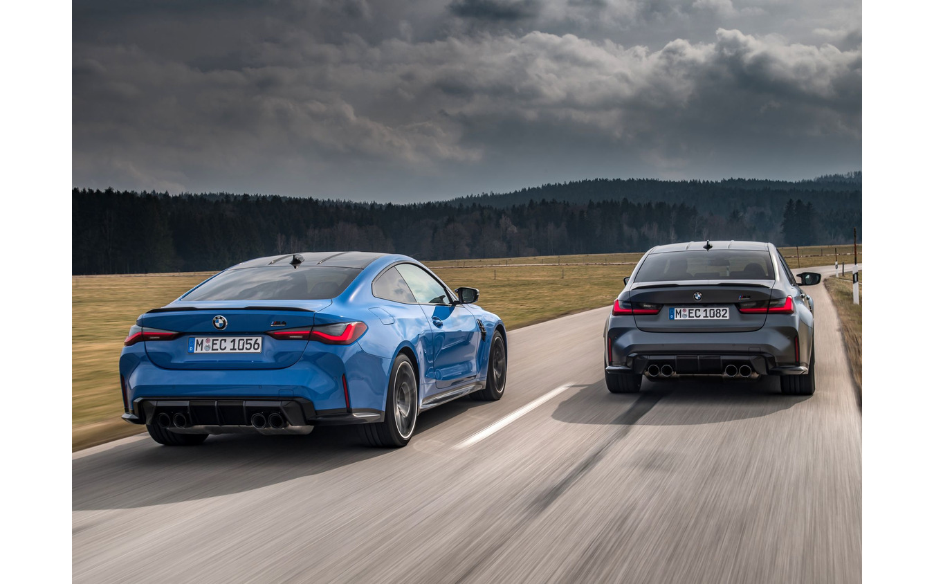 BMW M4 コンペティション・クーペ 新型の「M xDrive」と M3 コンペティション・セダン 新型の「M xDrive」