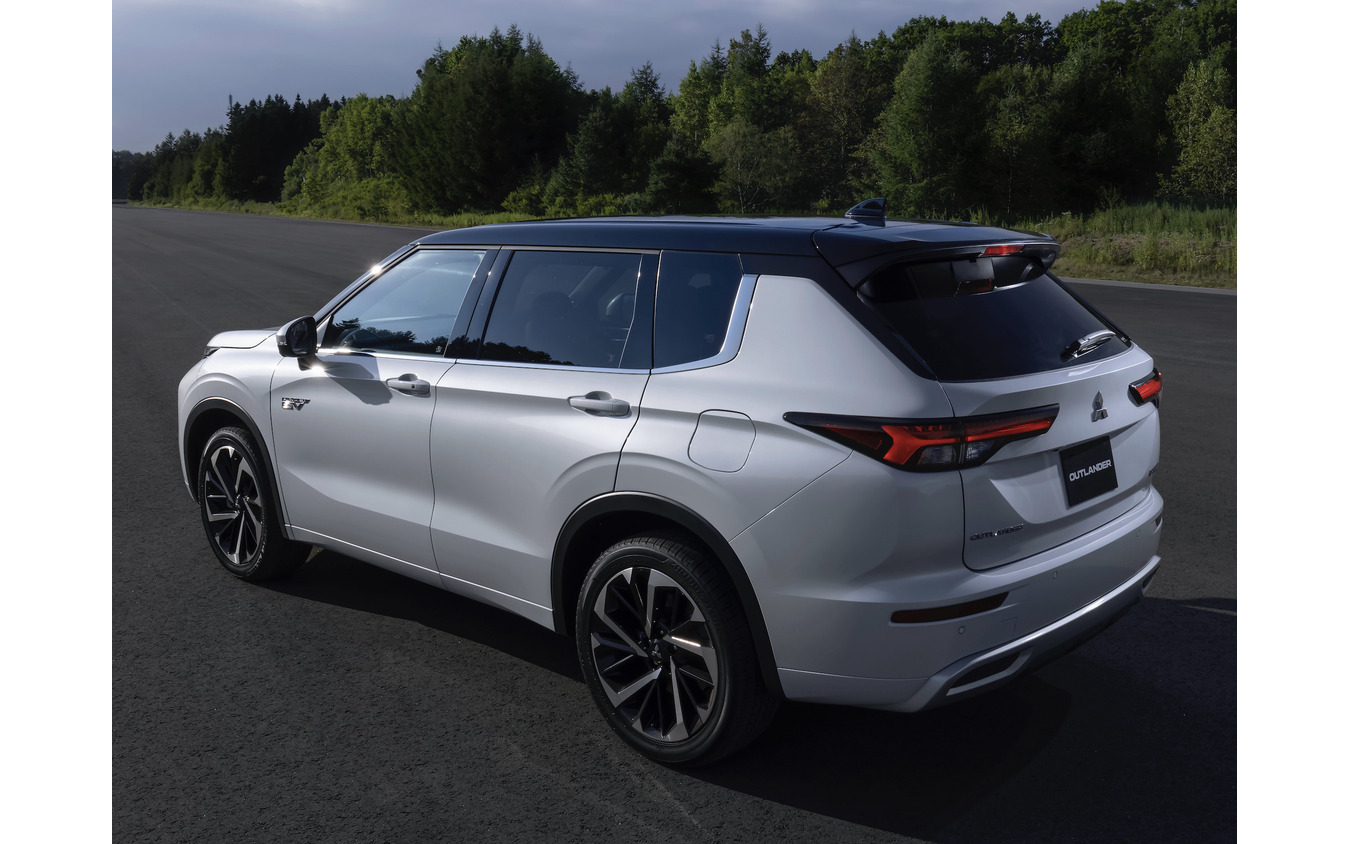三菱 アウトランダー PHEV