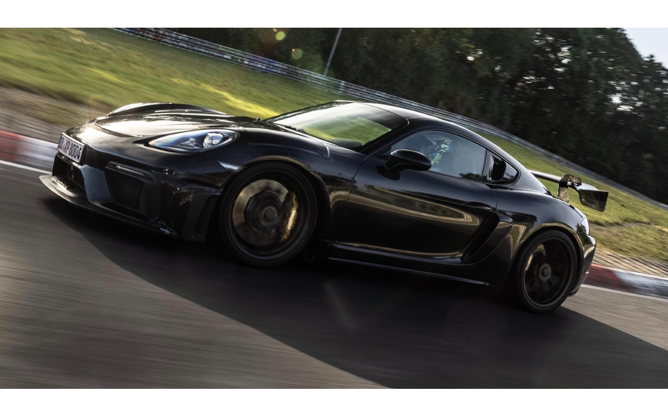 ポルシェ 718 ケイマン GT4 RS のプロトタイプ