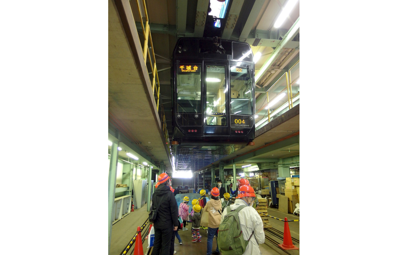 3600形＆アーバンフライヤー0形で行く！　モノレール車両基地見学ツアー