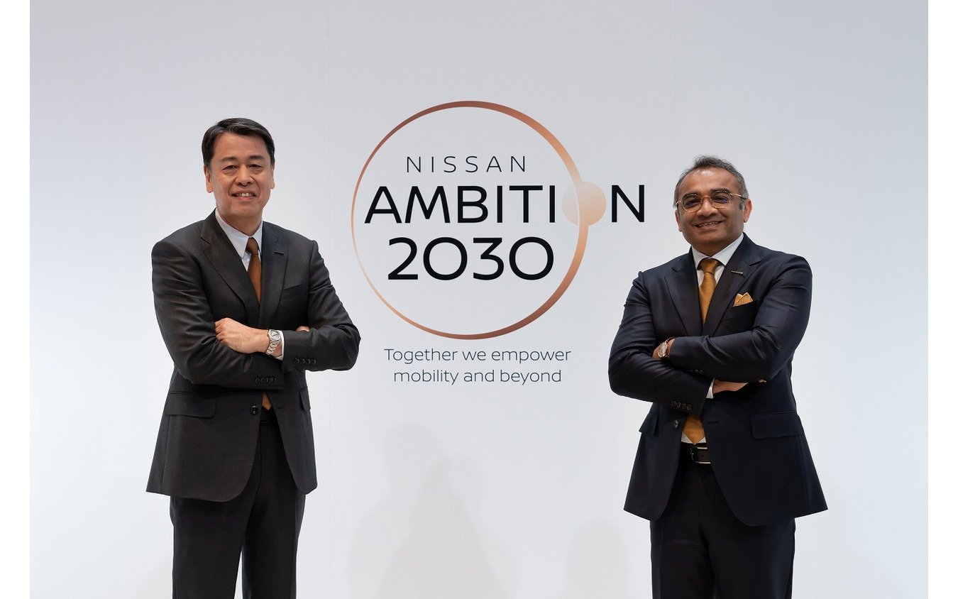 日産自動車 内田誠社長(向かって左)とアシュワニ・グプタ最高執行責任者(右)