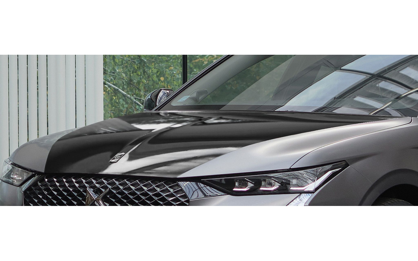 DS 4 E-TENSE 225 PERFORMANCE LINE +のワンオフモデル