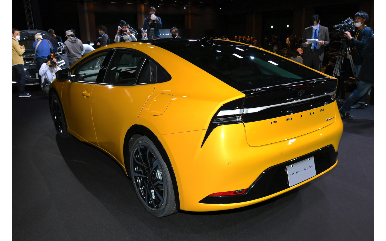 トヨタ・プリウスPHEV