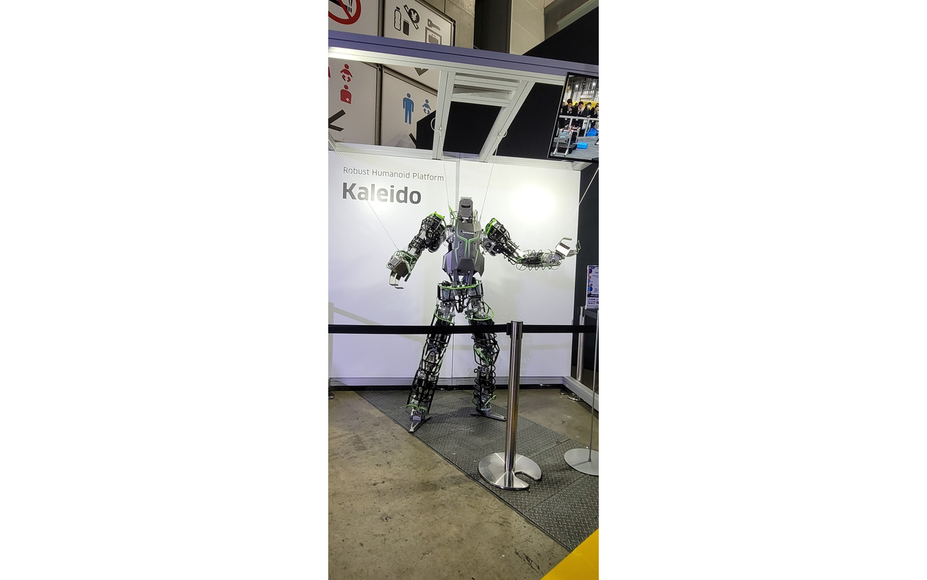川崎重工業の2足歩行ヒューマノイドロボット『Robust Humanoid Platform Kaleido』。実用化が楽しみだ。