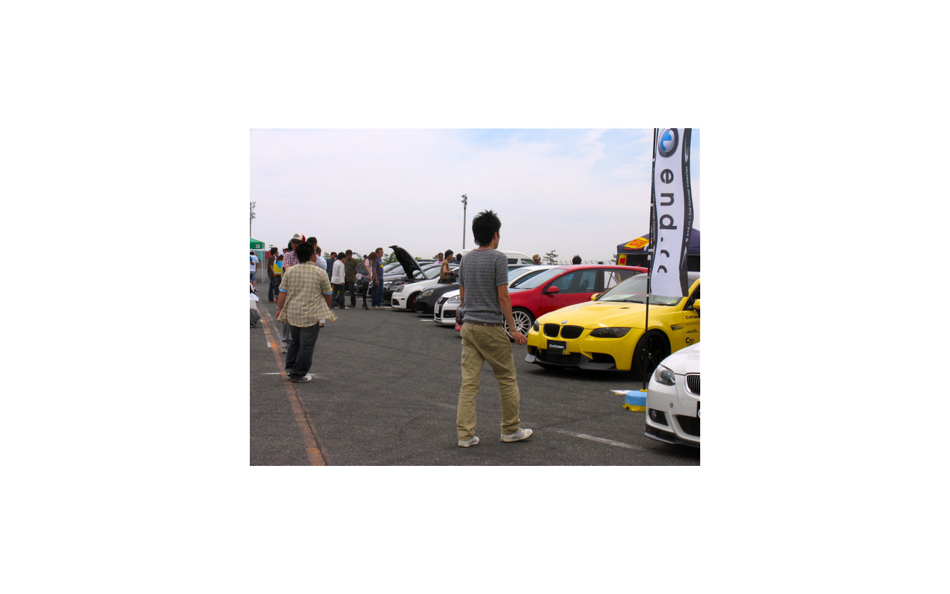 写真蔵 大阪湾岸に輸入車カスタムが大集合 300台 7枚目の写真 画像 レスポンス Response Jp