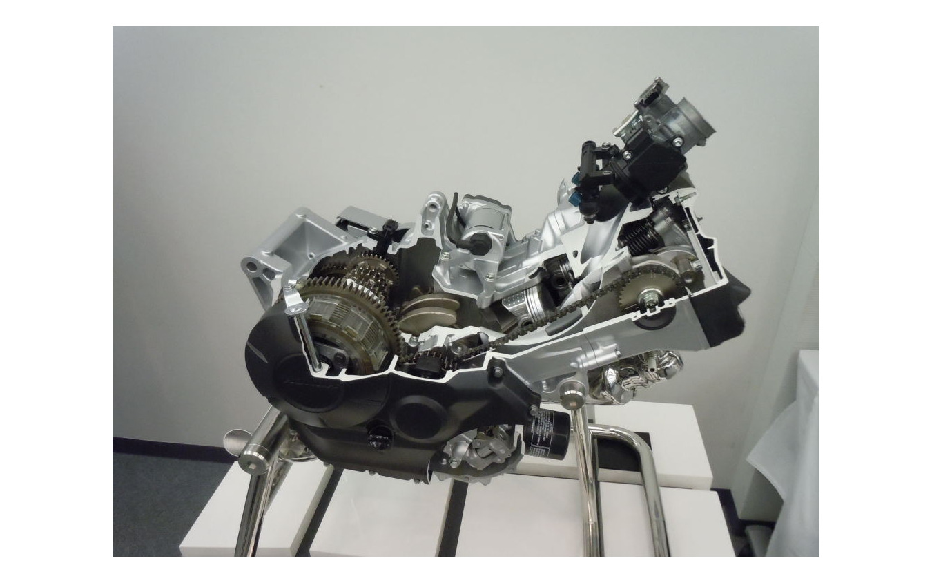 ホンダ Nc700x 発表 フィット の低燃費技術を応用してリッター41km レスポンス Response Jp ホンダ Nc700x 発表 フィット の低燃費技術を応用してリッター41km レスポンス Response Jp