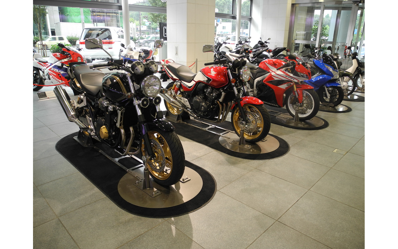 ホンダ鈴木氏 今 日本は第3次バイクブーム レスポンス Response Jp ホンダ鈴木氏 今 日本は第3次バイクブーム レスポンス Response Jp