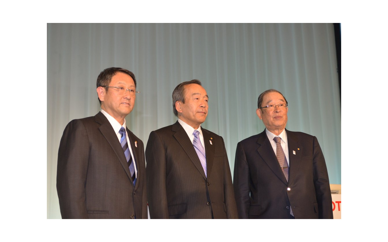 新聞ウォッチ 名誉会長に就任する張会長は オヤジのような存在 トヨタ社長 レスポンス Response Jp 新聞ウォッチ 名誉会長に就任する張会長は オヤジのような存在 トヨタ社長 レスポンス Response Jp