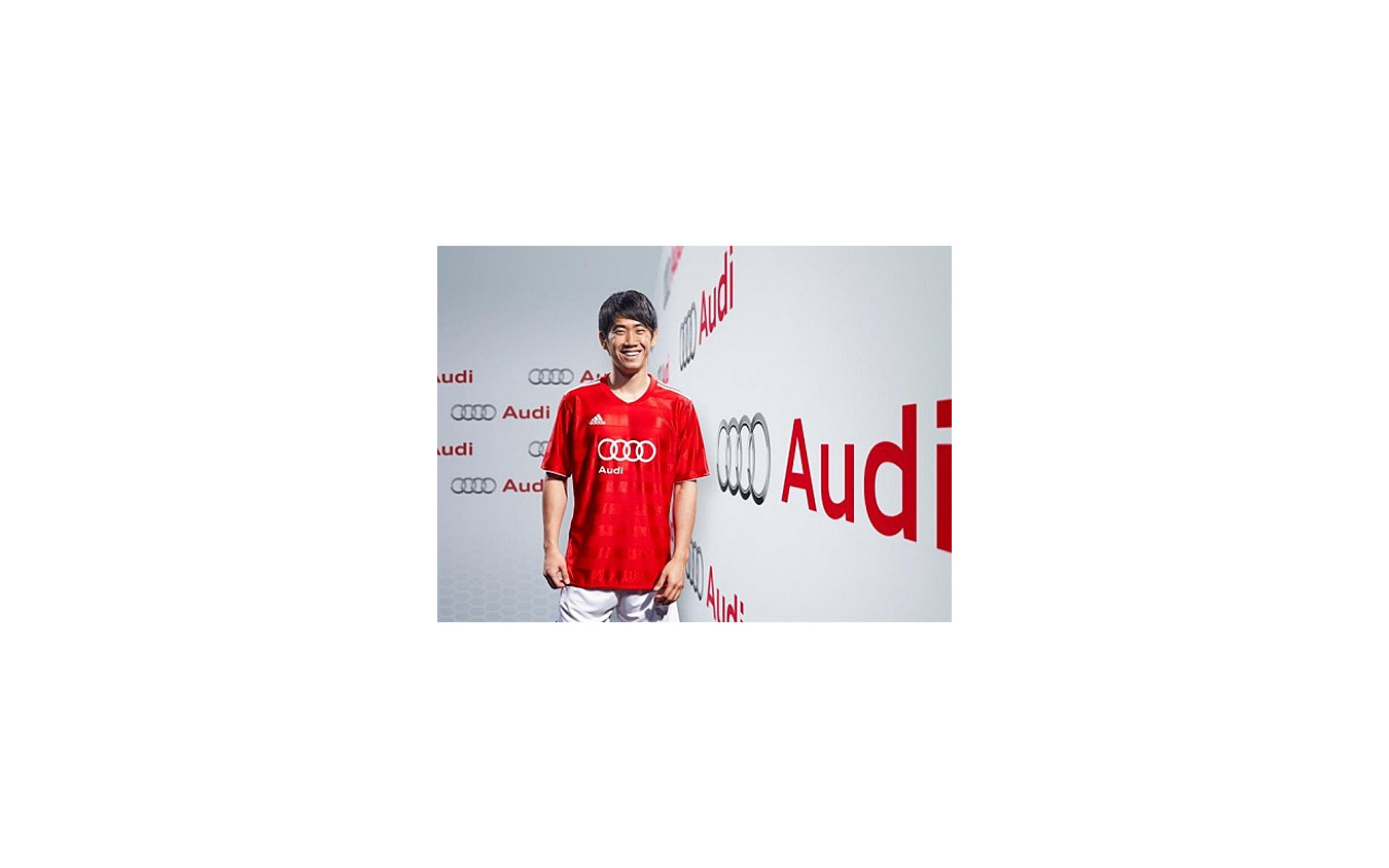 渋谷にアウディ R8 香川真司 の屋外広告登場 レスポンス Response Jp 渋谷にアウディ R8 香川真司 の屋外広告登場 レスポンス Response Jp