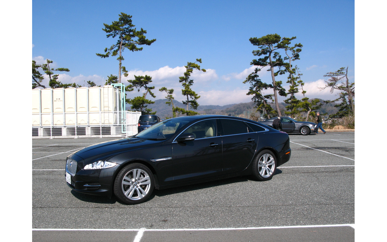 ジャガー Xj 2 0 試乗 乗り手の時代感覚が問われる 金子浩久 レスポンス Response Jp