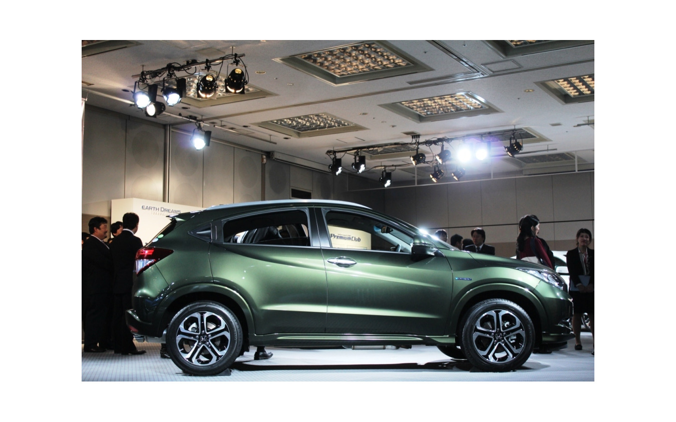 ホンダ ヴェゼル 発表 3ドアに見せる工夫 レスポンス Response Jp ホンダ ヴェゼル 発表 3ドアに見せる工夫 レスポンス Response Jp