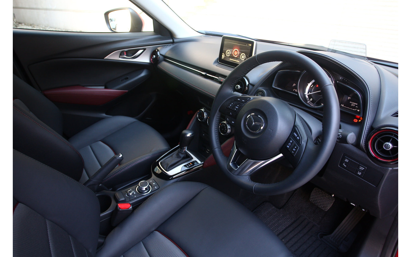 マツダ Cx 3 プロトタイプ 公開 空間造形と質感にこだわり インテリア 写真蔵 レスポンス Response Jp