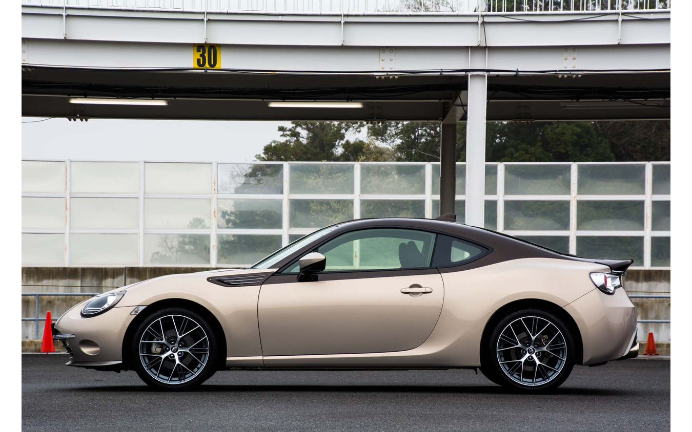 トヨタ 86 スタイルcb スポーティとエレガント強調した大人のfrクーペ 写真蔵 レスポンス Response Jp トヨタ 86 スタイルcb スポーティとエレガント強調した大人のfrクーペ 写真蔵 レスポンス Response Jp