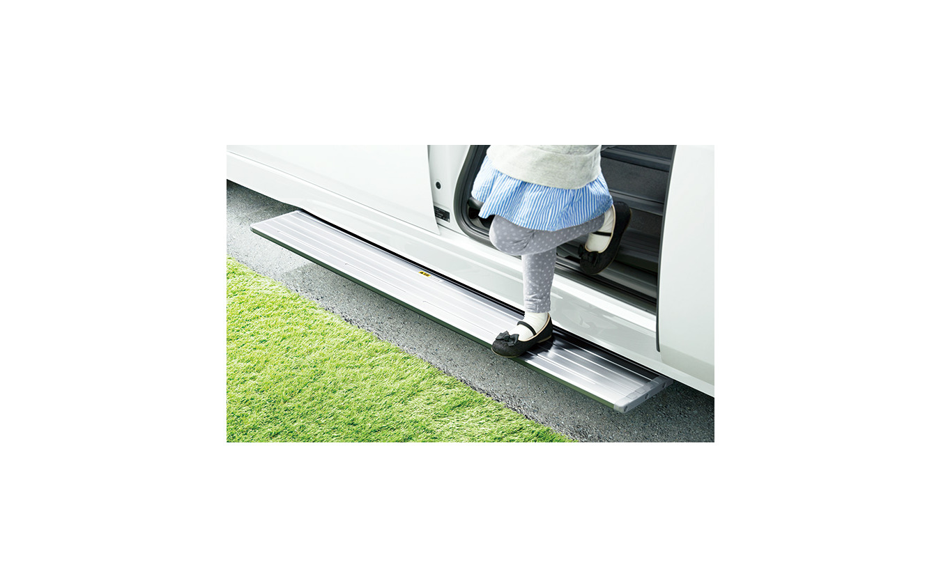 ホンダ ステップワゴン 新型発表 街乗りから車中泊まで 快適重視の純正アクセサリー レスポンス Response Jp
