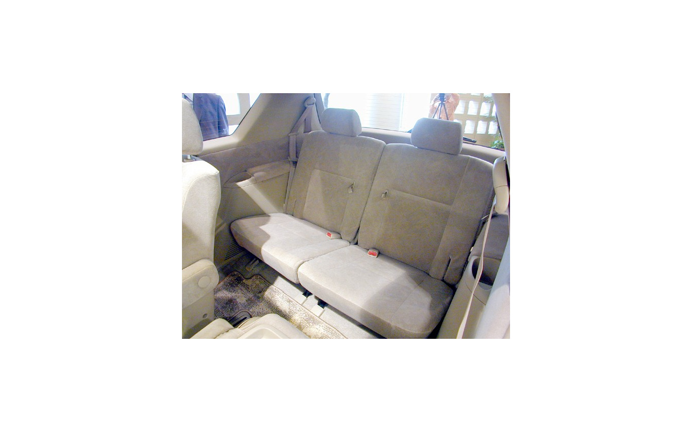 新型トヨタ イプサム 3列目はレギュラーシート レスポンス Response Jp